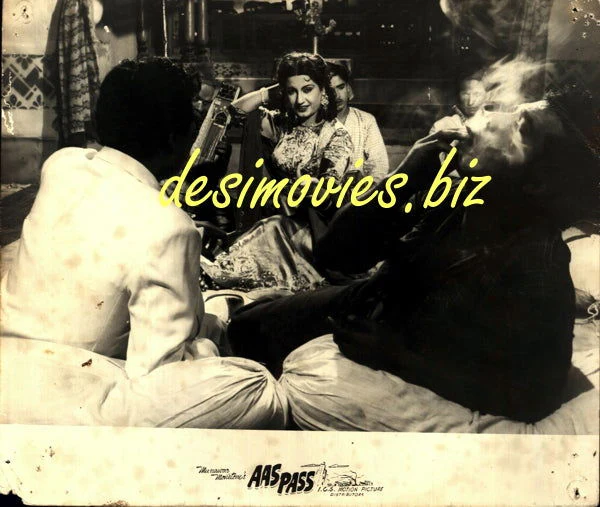 Aas Paas (1957) Movie Still 12