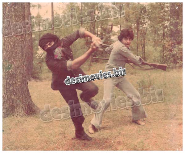 Goonj (1977) Movie Still 2